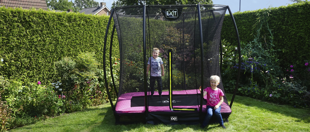 Die Kinder zu Hause? Entdecke die Outdoor-Spielideen von EXIT Toys.