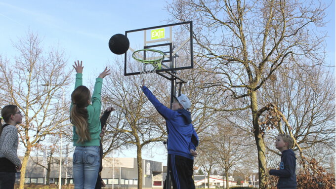 Was sind die Unterschiede zwischen den Basketballsystemen von EXIT Toys?