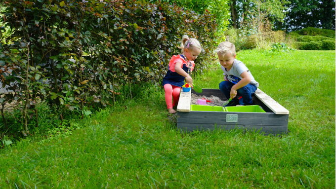 Zandbak kopen voor in de tuin: waar let je op? | EXIT Toys