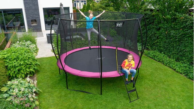 EXIT trampoline beschermen tegen sterke wind