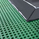 EXIT Dynamic ebenerdiges Trampolin 244x427cm mit Freezone Sicherheitsplatten - schwarz