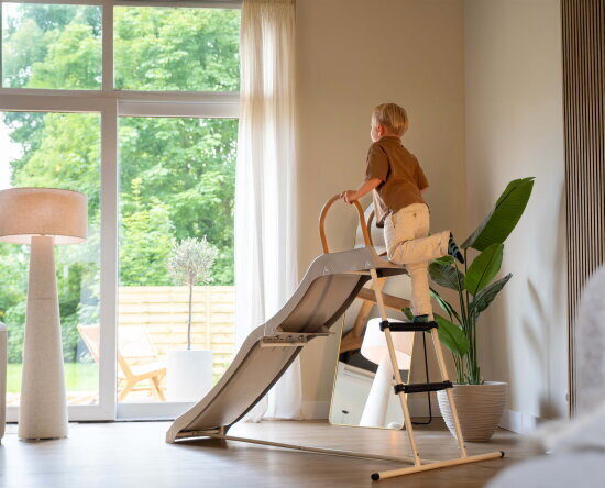 Die My First Rutschen, die 600 und 900, sind stabile und kinderfreundliche Rutschen f&uuml;r Kleinkinder und Vorschulkinder. Sie eignen sich f&uuml;r drinnen und drau&szlig;en, haben ein sicheres Stahlgestell mit anerkannten Zertifizierungen und passen da