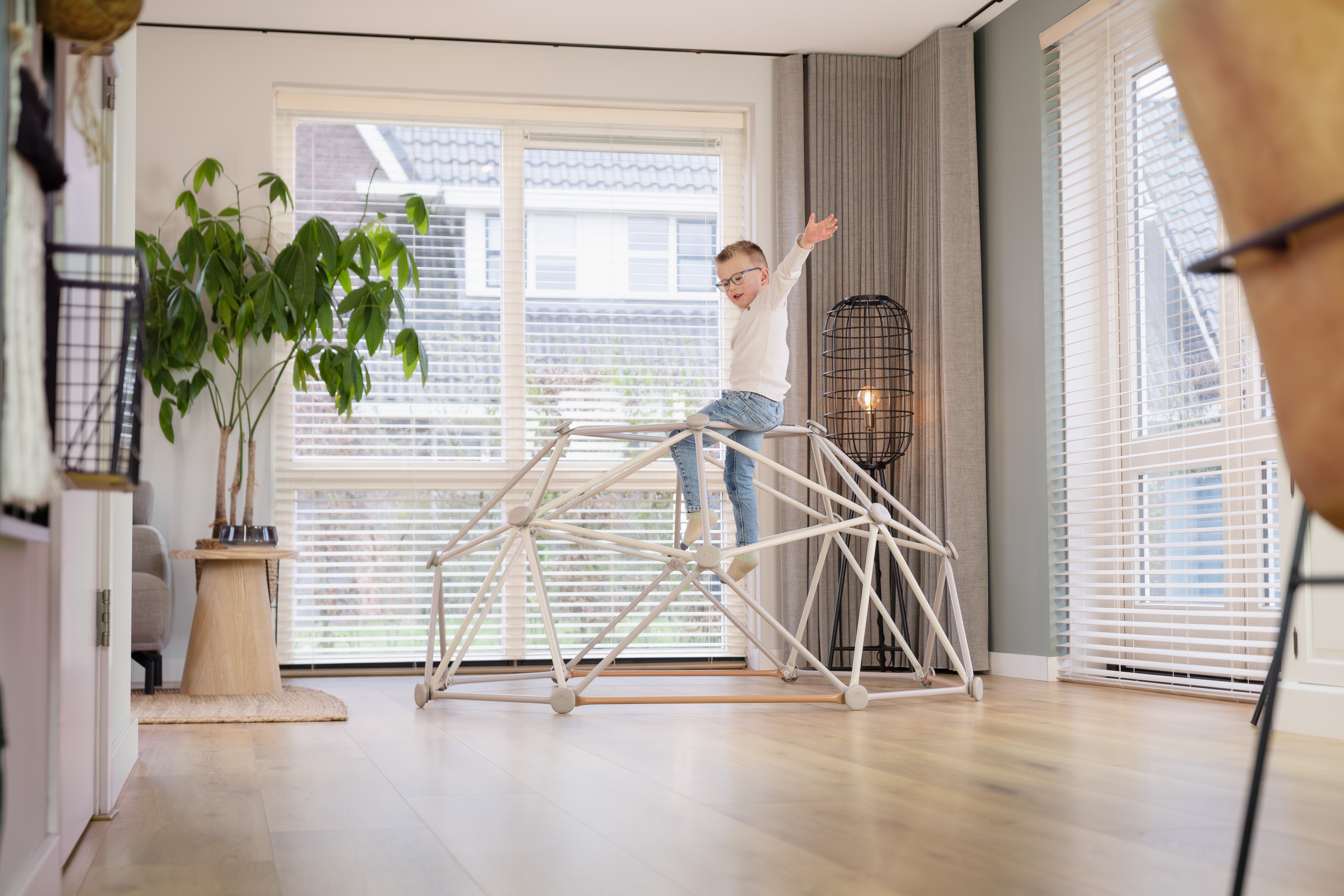 Die My First Serie wurde mit Nachhaltigkeit als Leitgedanke entwickelt. Jedes Ger&auml;t ist reparierbar, aus recycelbaren Materialien gefertigt und mit robusten Stahlgestellen ausgestattet, die viele Jahre halten.