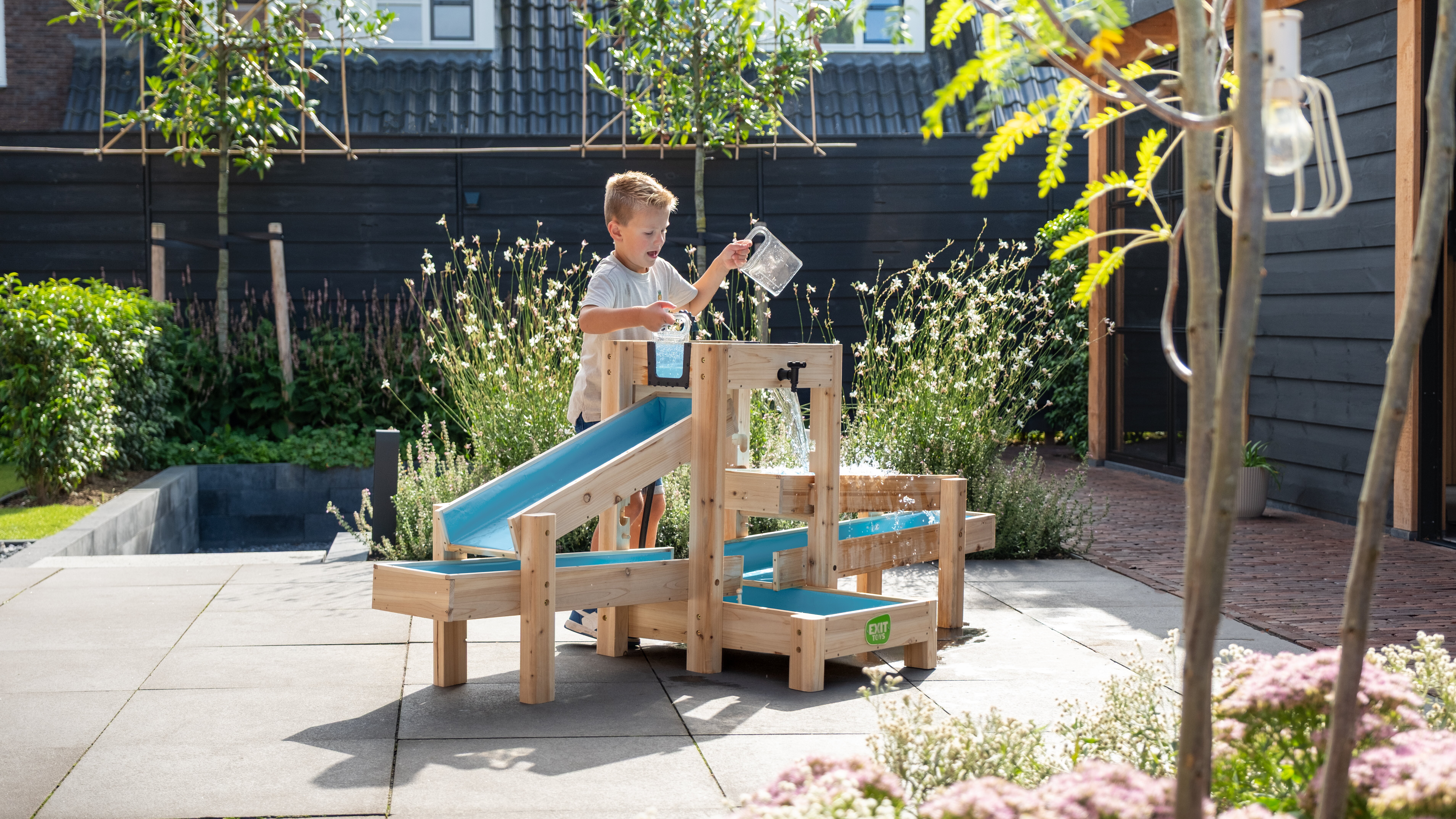 Betont das gemeinsame Spielerlebnis: Rennen, Zusammenarbeit und Non-Stop-Action f&uuml;r alle teilnehmenden Kinder.